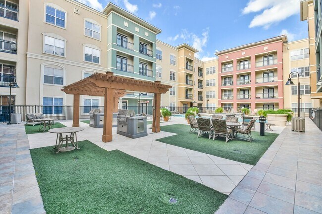 Building Photo - 1711 Old Spanish Trl