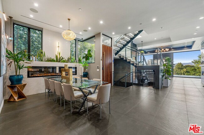 Building Photo - 3712 Broadlawn Dr