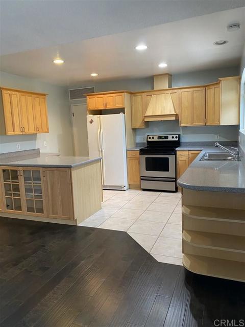 Building Photo - 526 Seabright Ln