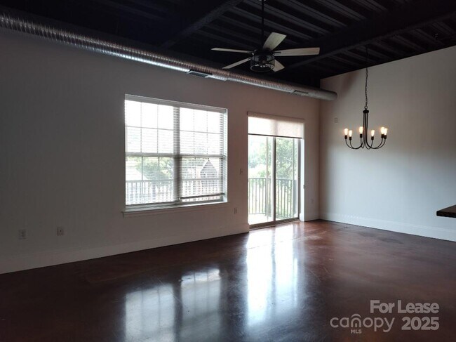 Building Photo - 2338 Yadkin Ave