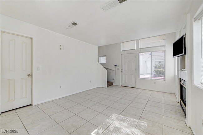 Building Photo - 4040 Castle Cove Dr