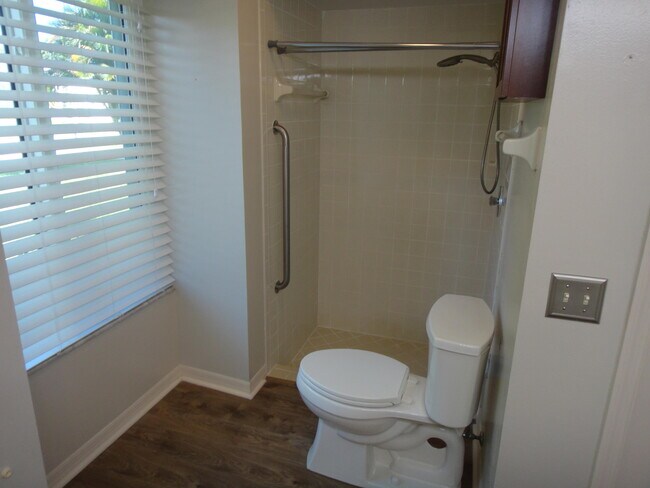 Building Photo - 1417 McDermott Ln