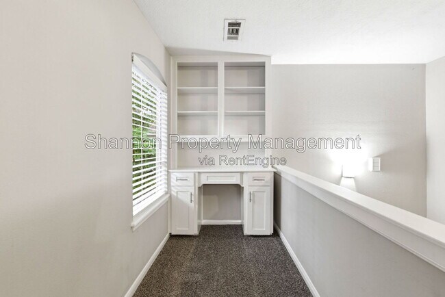 Building Photo - 6307 Jadecrest Dr