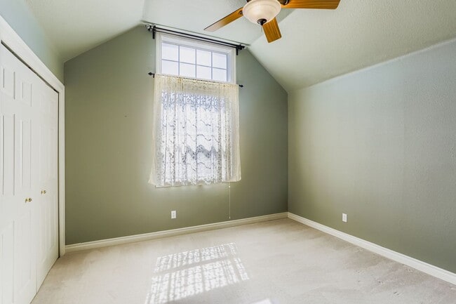 Building Photo - Spacious Bethany Home with Attached Garage, Fenced Yard, Washer/Dryer Included