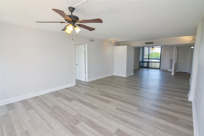 Building Photo - 1401 S Federal Hwy