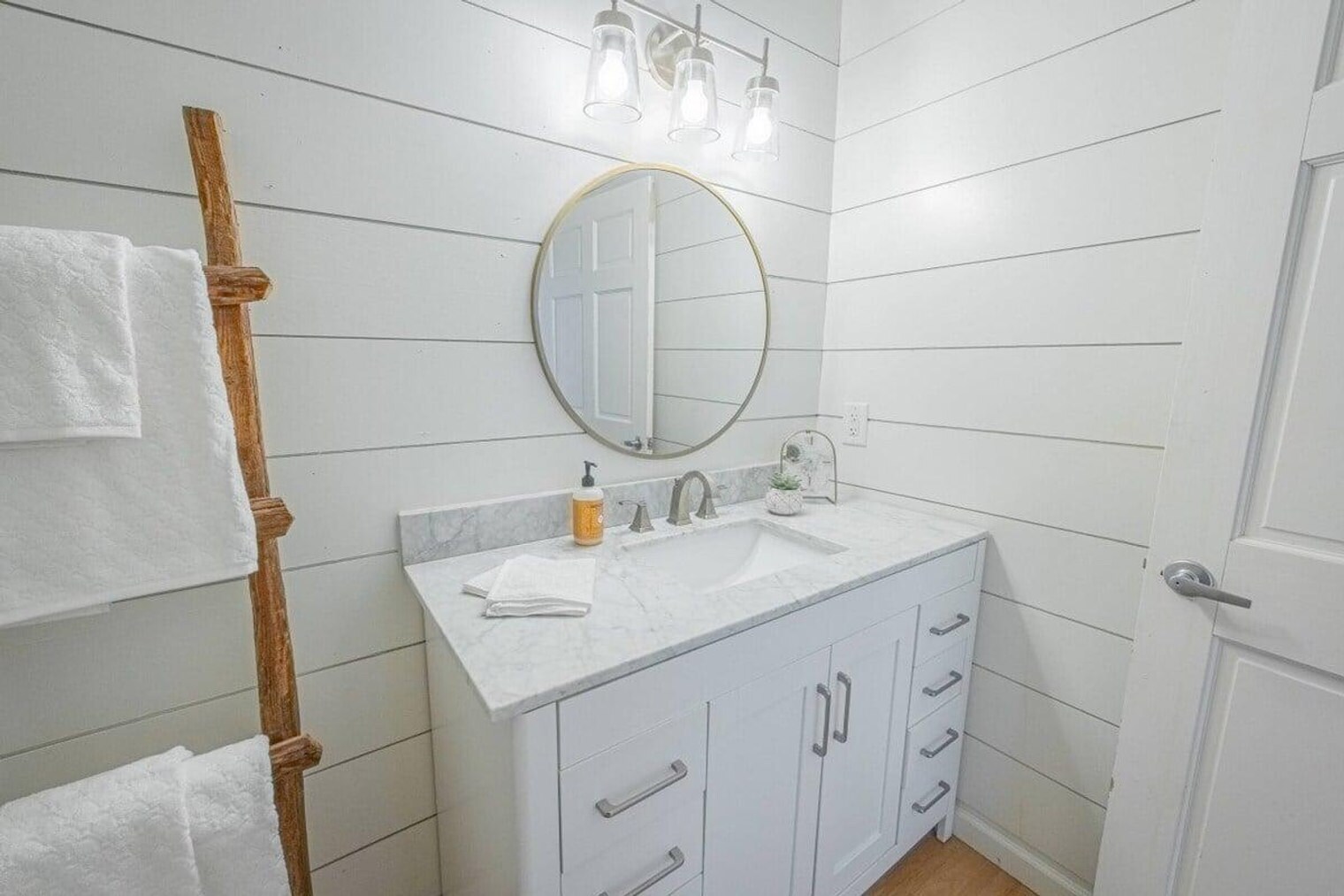 Building Photo - 269 N Hull St