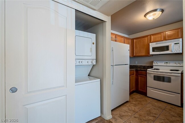 Building Photo - 2111 Jetty Rock Dr