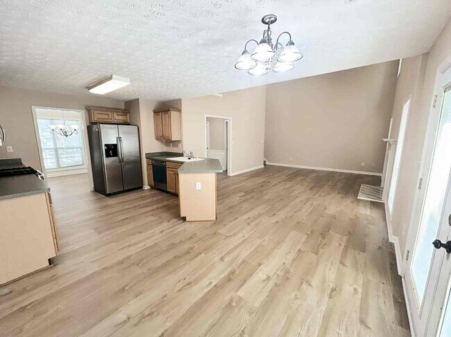 Building Photo - 6090 Farmwood Way SE