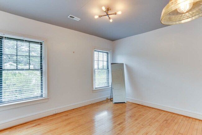 Building Photo - 1700 Claremont Ave