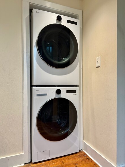 New washer & dryer in unit - 1108 General Pershing St