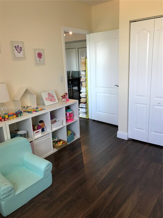 Building Photo - 1627 SW 37th Ave