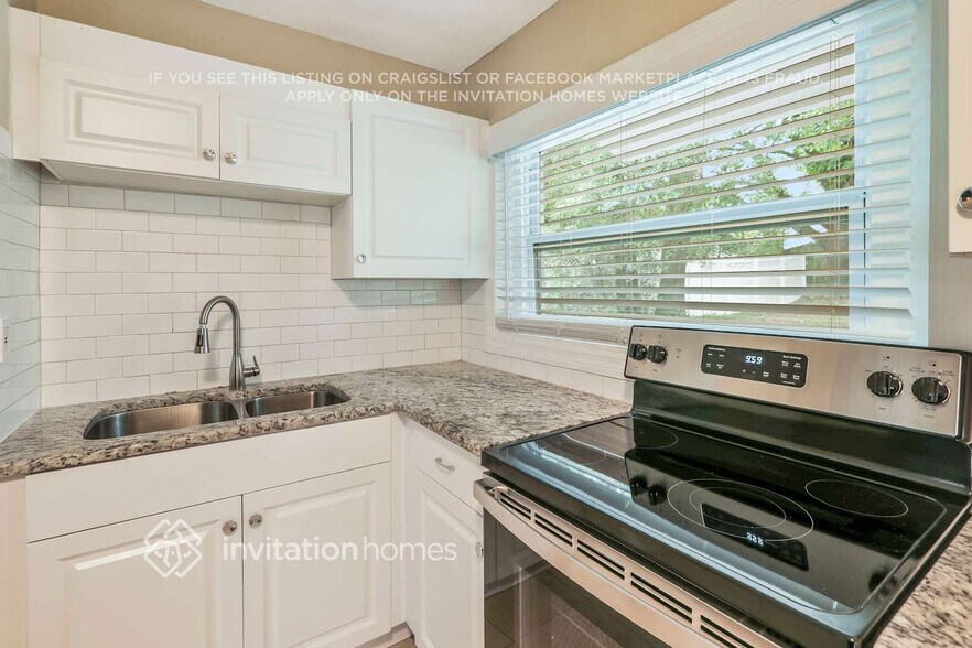 Building Photo - 4209 N Downing Ave