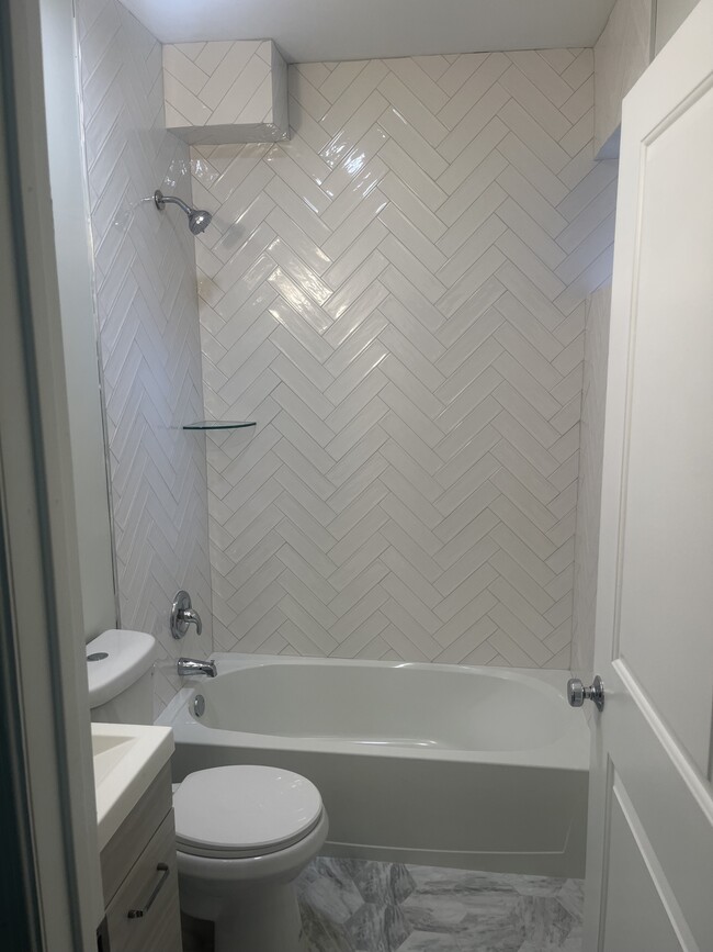 Unit 1 - 6034 Walton Ave