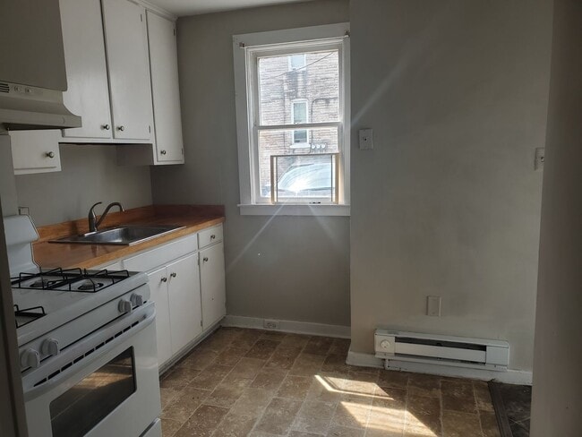 Building Photo - 230 N Shippen St