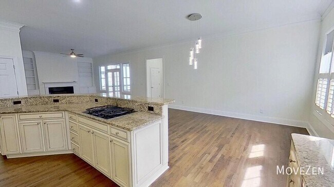 Building Photo - 17011 Hedgerow Park Rd