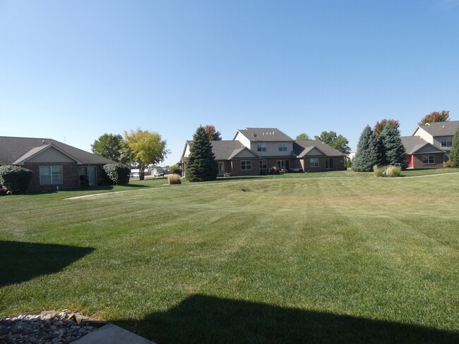 Building Photo - 627 N Edgemere Dr