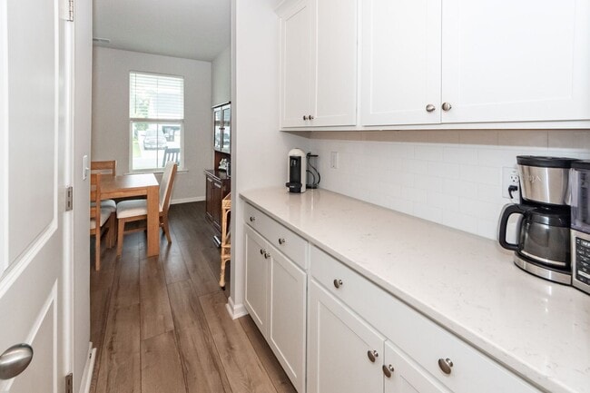 Building Photo - 6976 Pumpkinseed Dr