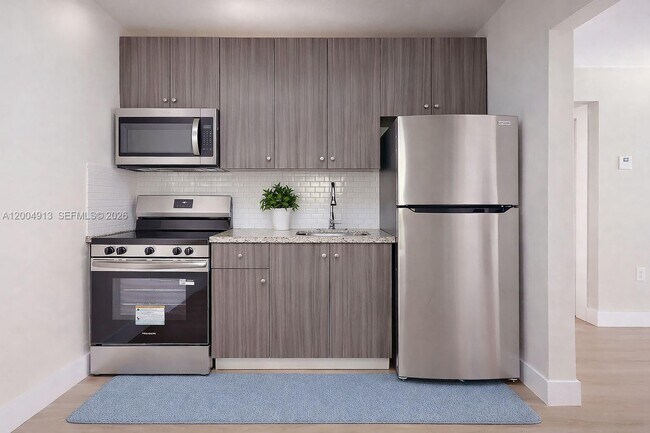 Building Photo - 567 SW 3rd St