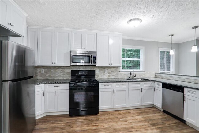 Building Photo - 130 Cedar Creek Ct