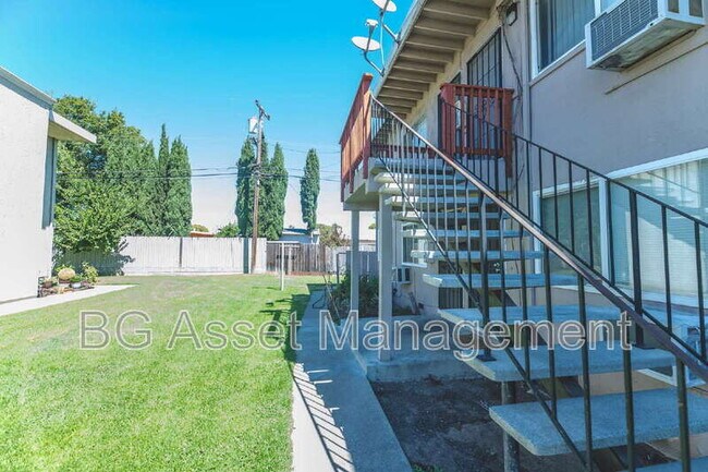 Building Photo - 412 San Marco St