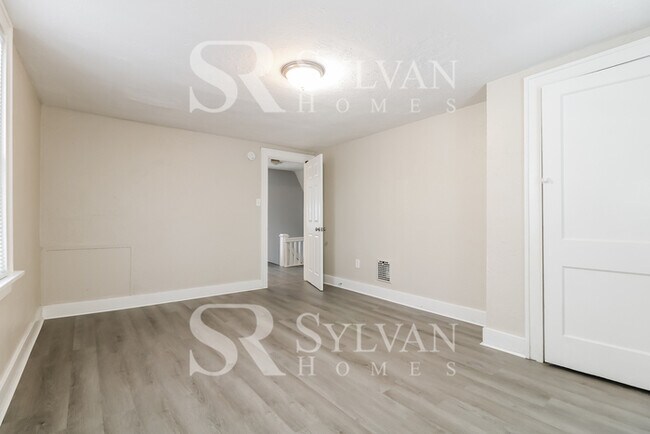 Building Photo - Beautiful 3BR 1.5BA Home