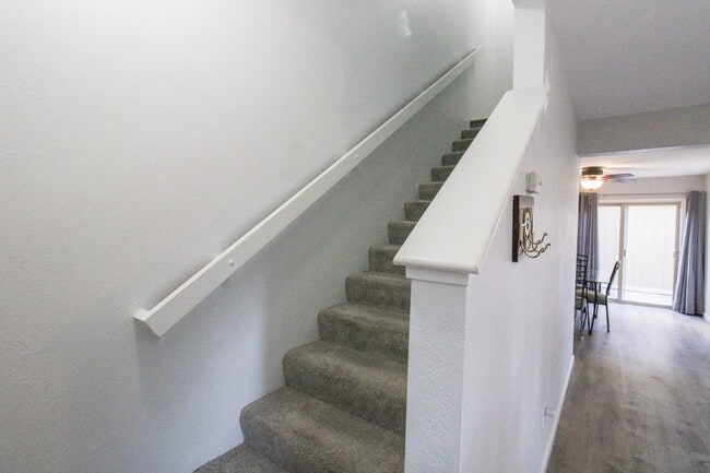 Building Photo - 2 Bedroom Townhouse with 2-Car Garage in The Villages near Downtown SLO