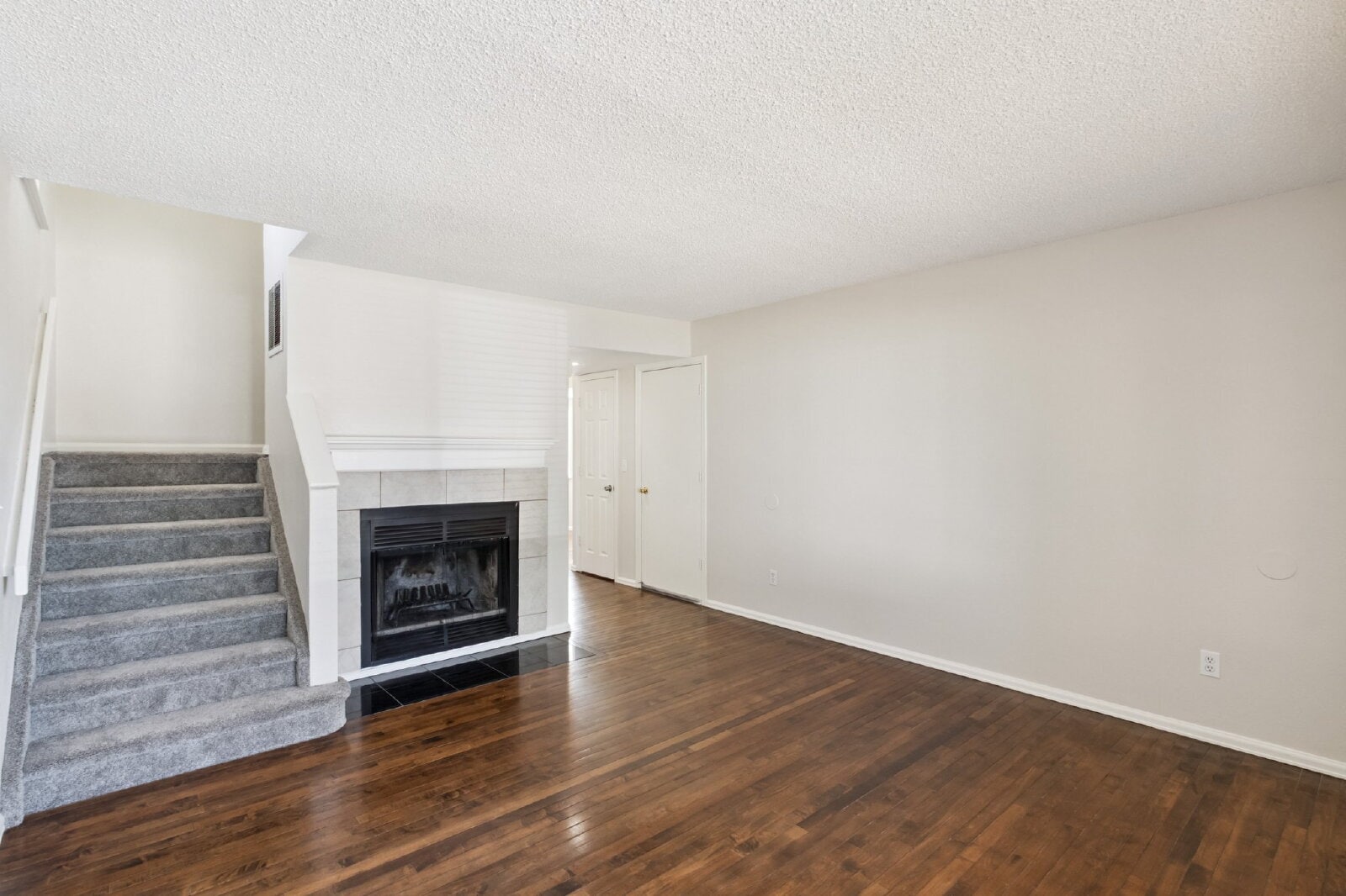 Building Photo - 6067 Wisteria Dr