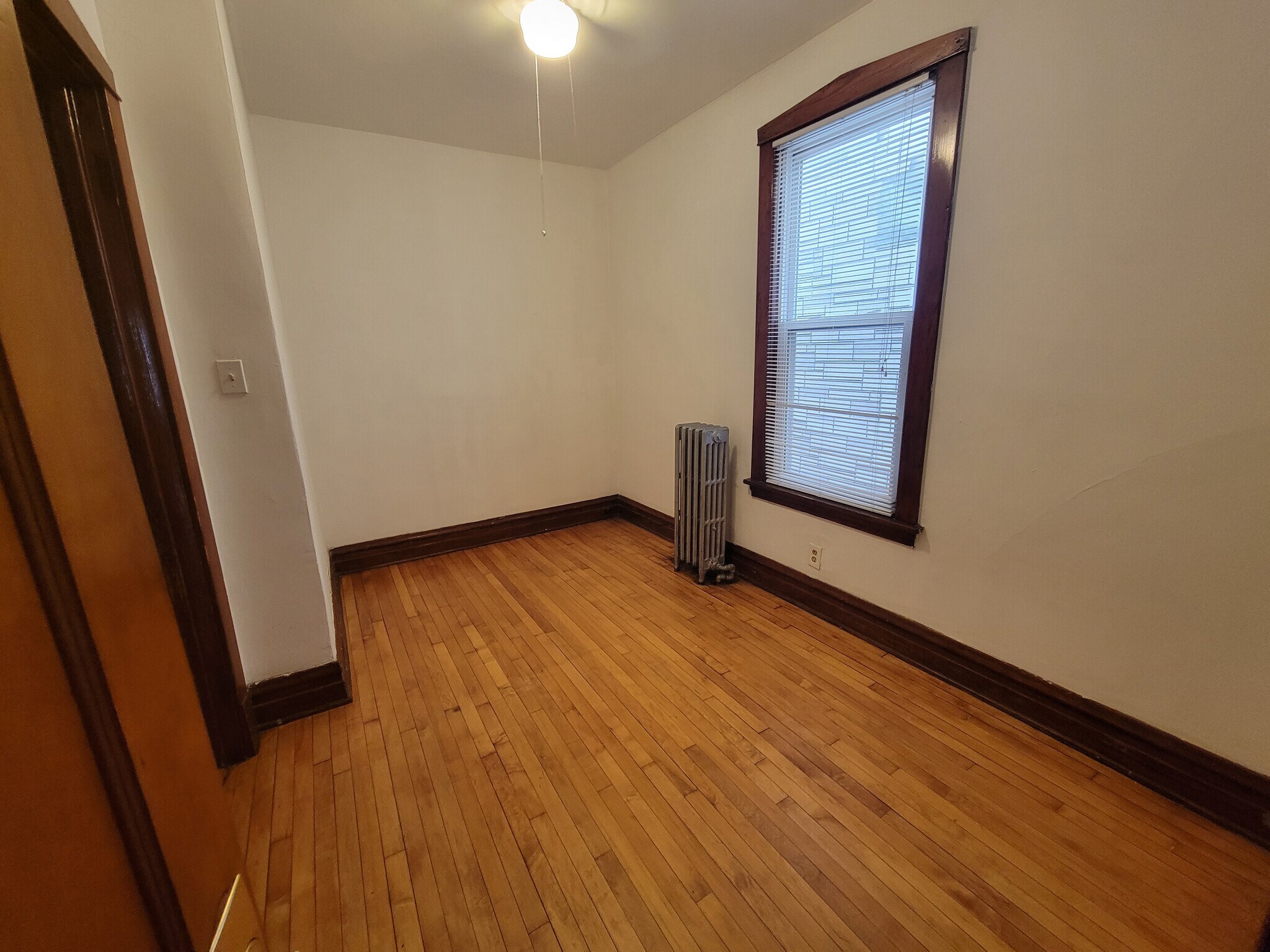 Building Photo - 3051 N Leavitt St