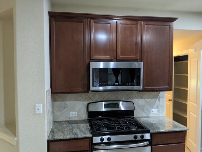 Open Kitchen - 13204 Hymeadow Cir