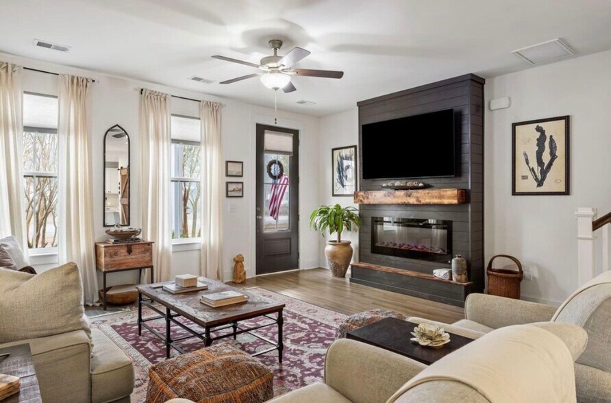 Building Photo - 267 Summers Dr