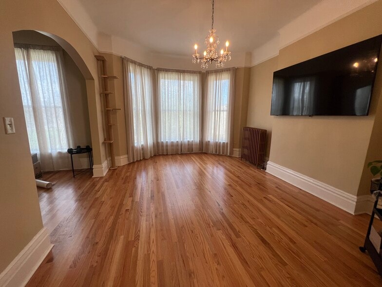 Living Room - 3349 W Adams St