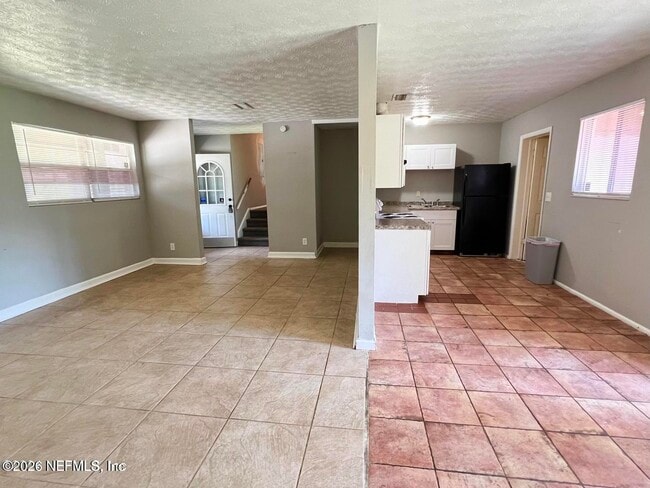 Building Photo - 6634 Kinlock Dr