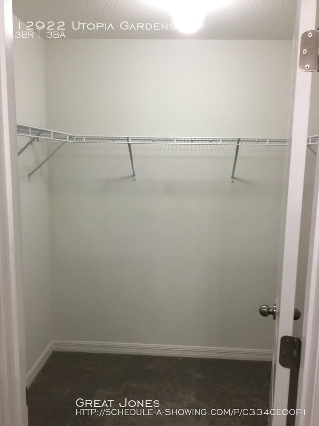 Building Photo - 12922 Utopia Gardens Way