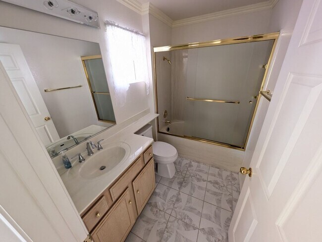 Building Photo - 2504 Sunup Dr