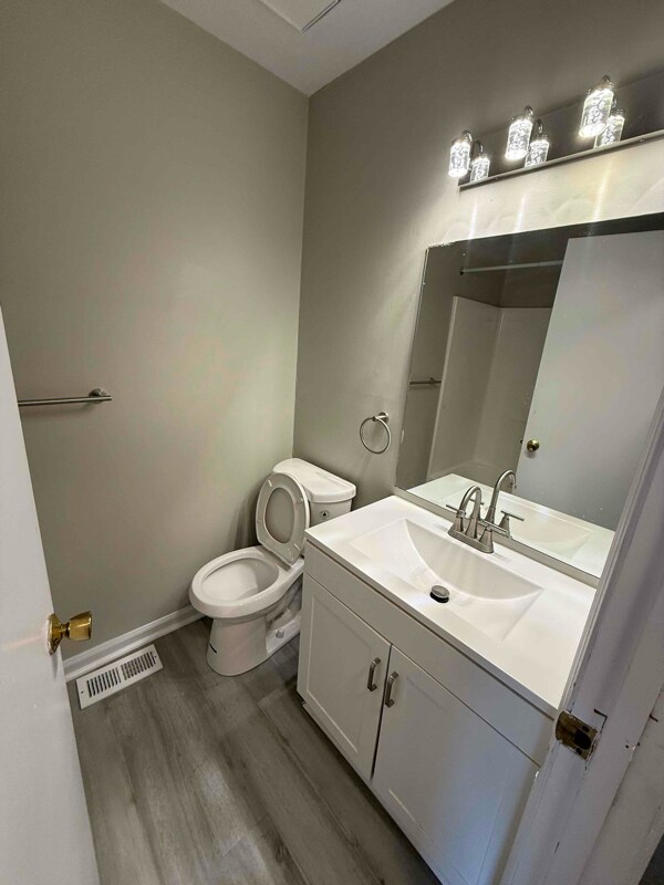 Building Photo - 656 Mercer Dr