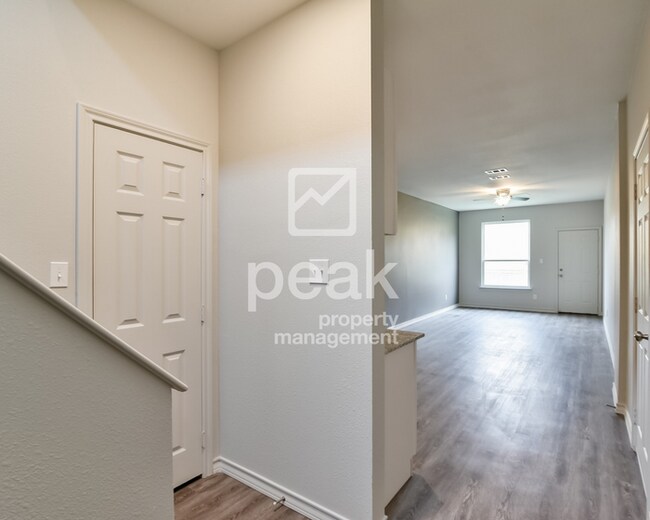 Building Photo - $1599! 3Bed/2.5Bath Fort Worth Duplex Ready for move in Now!