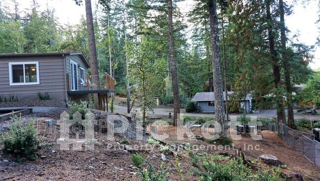 Building Photo - 290 Tahuyeh Pl W