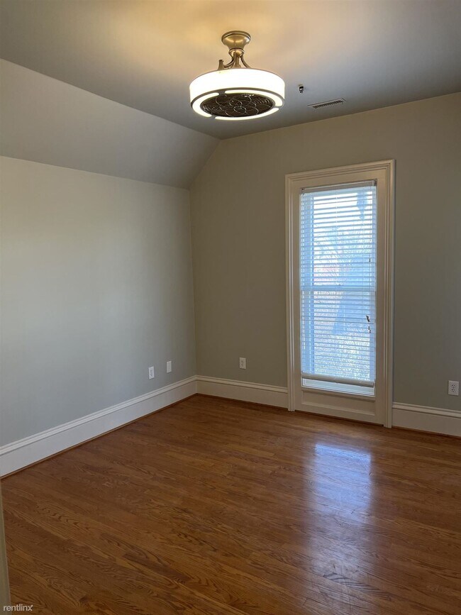 Building Photo - 3 br, 2.5 bath House - 206 S Huron St Apar...