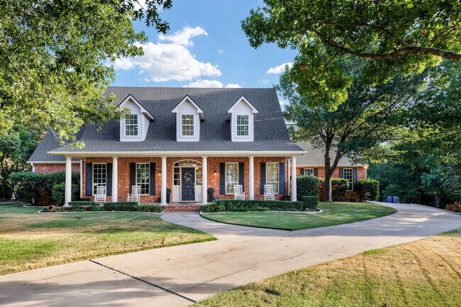 Building Photo - 5 Meadowbrook Cir