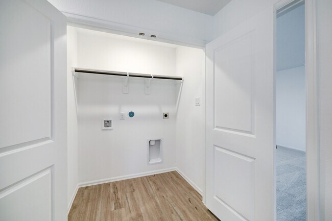 Building Photo - 8907 Estes Lks Dr