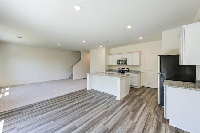 Building Photo - 10207 Purple Daphne Ln
