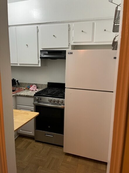 kitchen - 2500 Q St NW