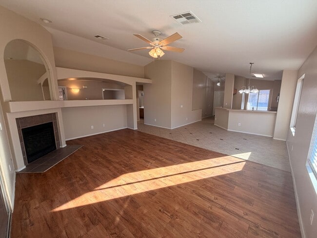 Building Photo - Gorgeous 3Bdm 2Ba Goodyear Home on a Cul-de-sac! *NO Carpets*