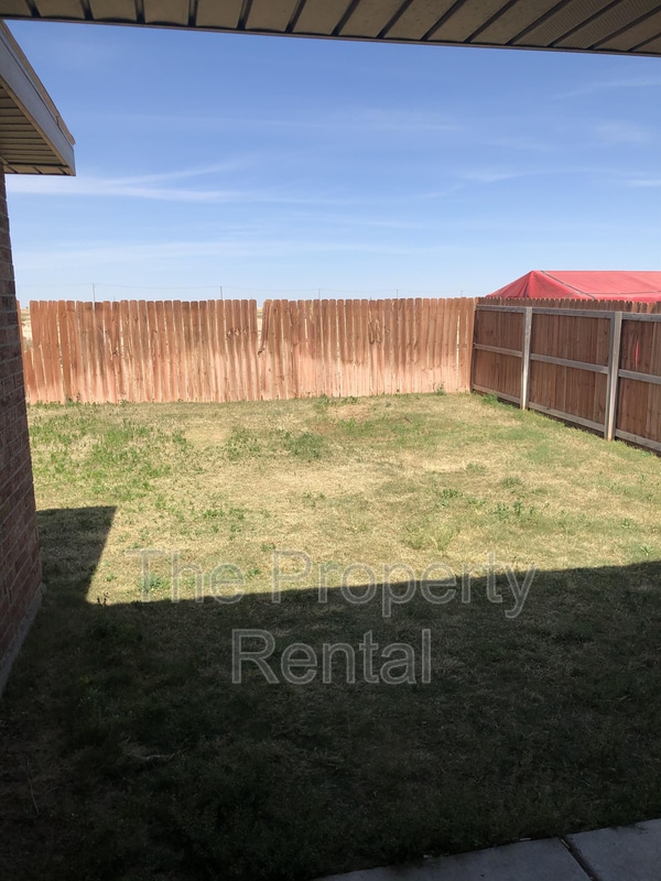 Building Photo - 9311 Sagebrush Ave