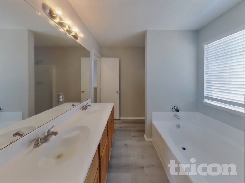 Building Photo - 1135 Colbert Ln