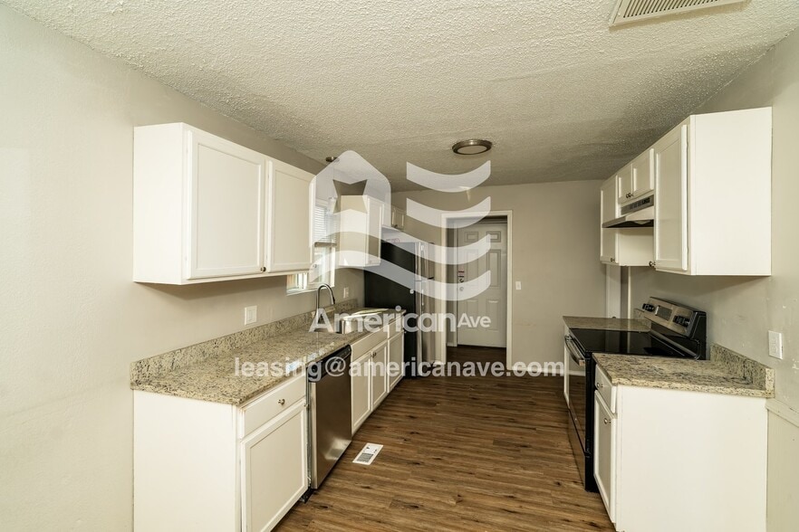 Building Photo - 2947 S 111th E Ave