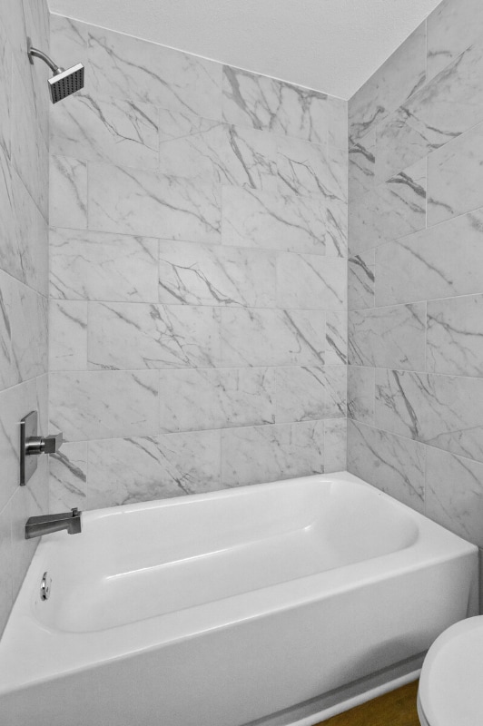 Building Photo - 404 NW D St