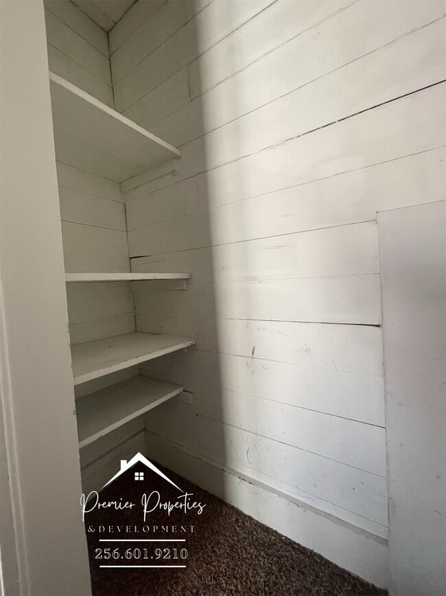 Building Photo - Gadsden Home PLUS 12 x 20 Storage Unit - Alabama