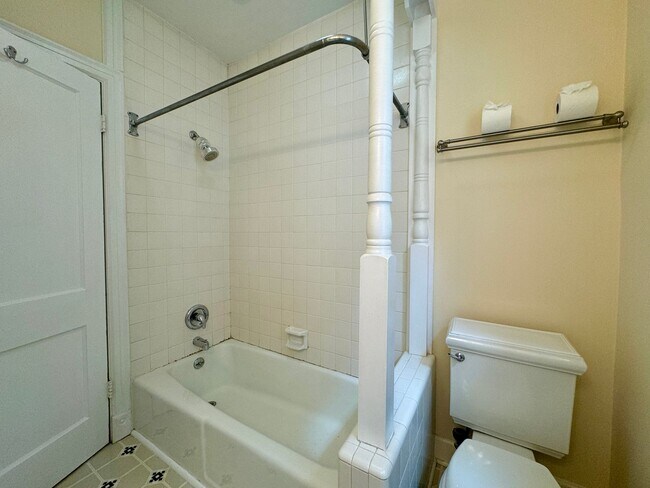 Building Photo - Charming Green Hills Single Family Home