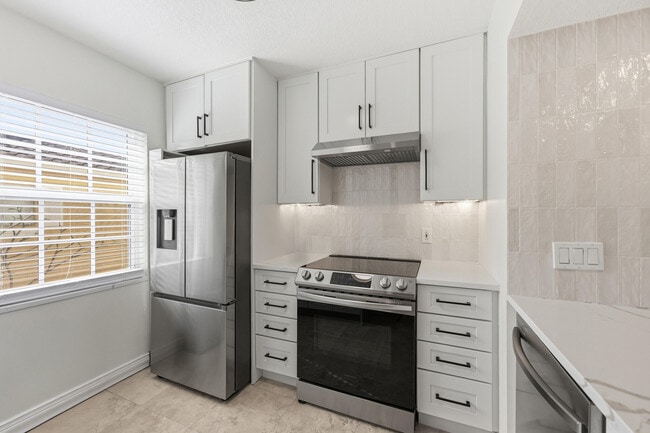 Building Photo - 1155 Lake Shore Dr